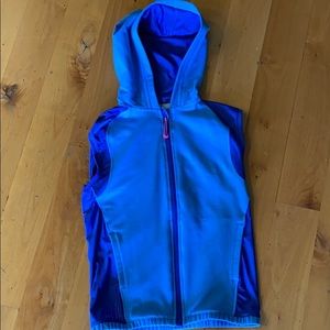 Ivivva sleeveless hoodie!!